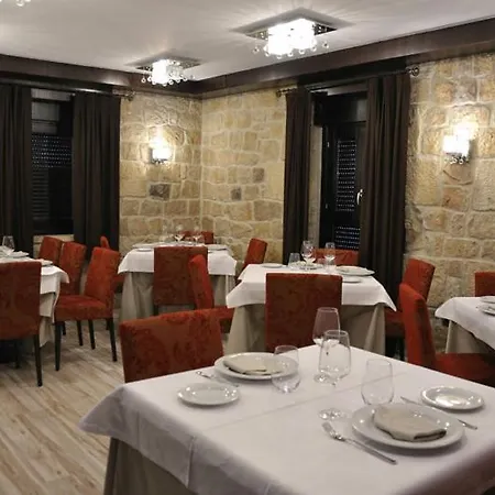 Dos Aguas Pensión 4*